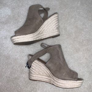 Universal Thread Wedges